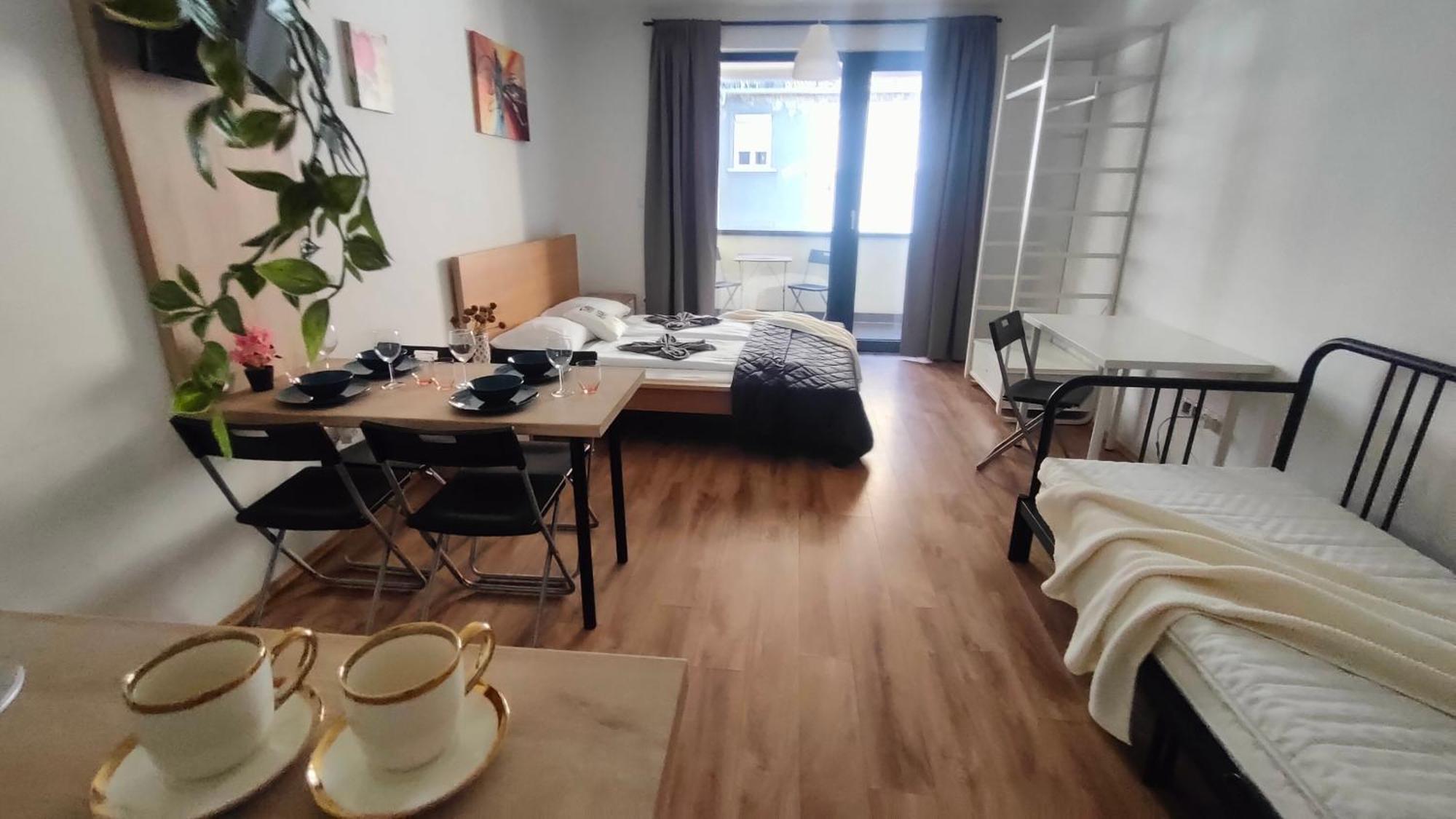 Super Cozy & Central Apartment Budapest Esterno foto